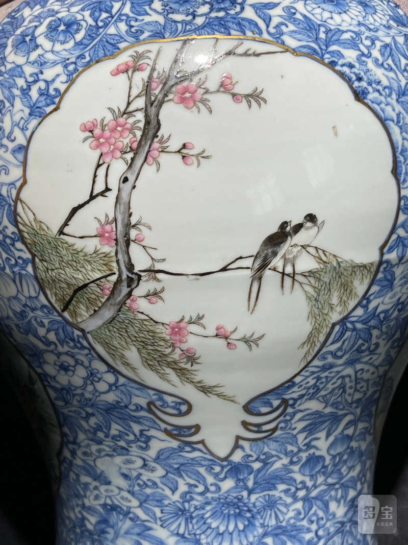 民国 青花花卉开光粉彩山水人物纹梅瓶 - 图9
